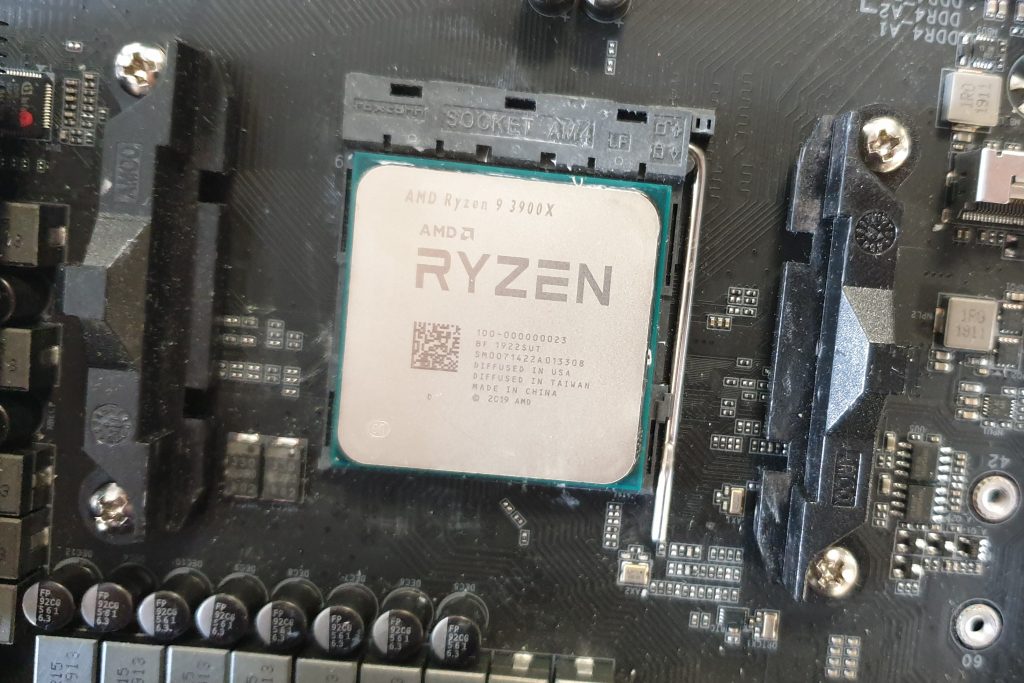 AMD Ryzen 9 3900 X