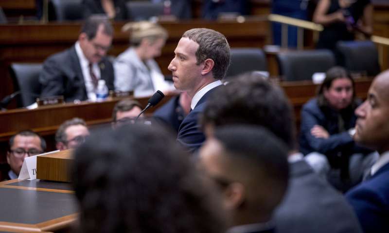 Facebook clarifie les remarques de Zuckerberg sur de fausses publicités politiques
