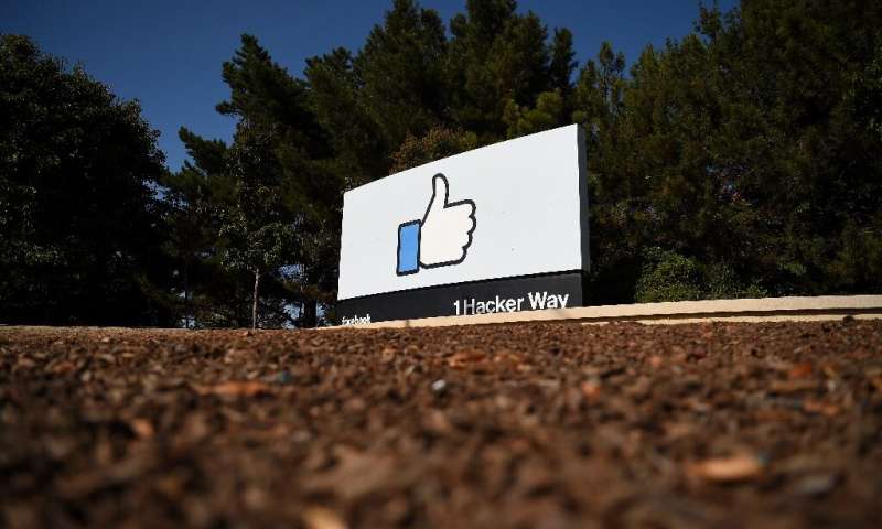 Facebook a déclaré qu'il serait en conformité avec la nouvelle loi californienne sur la confidentialité des consommateurs, mais certains analystes affirment que les petites entreprises