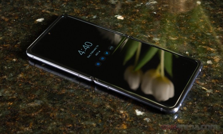 Samsung Galaxy Z Flip pour examen: un aperçu étendu de ses caractéristiques uniques