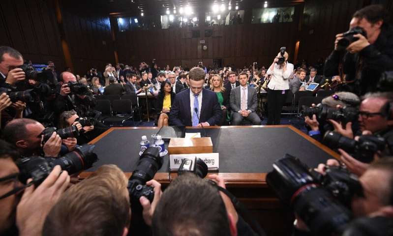 Le PDG de Facebook, Mark Zuckerberg, a déjà été sur la sellette, confronté aux interrogations des législateurs en 2018 sur un scandale de piratage de données