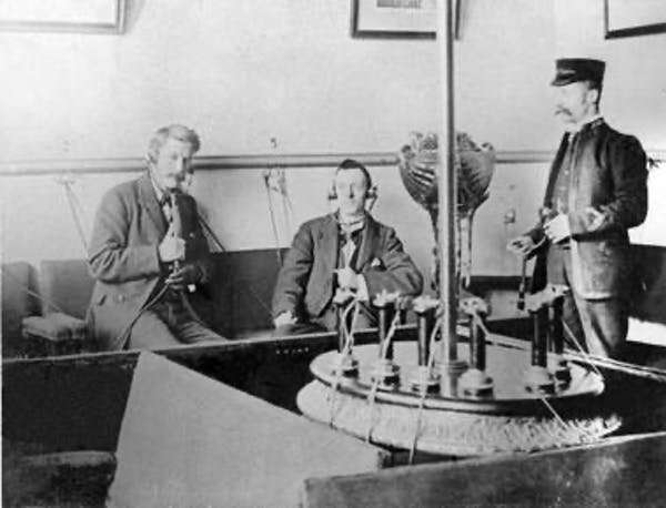 Electrophone: le gadget de l'époque victorienne qui était un précurseur de la diffusion en direct