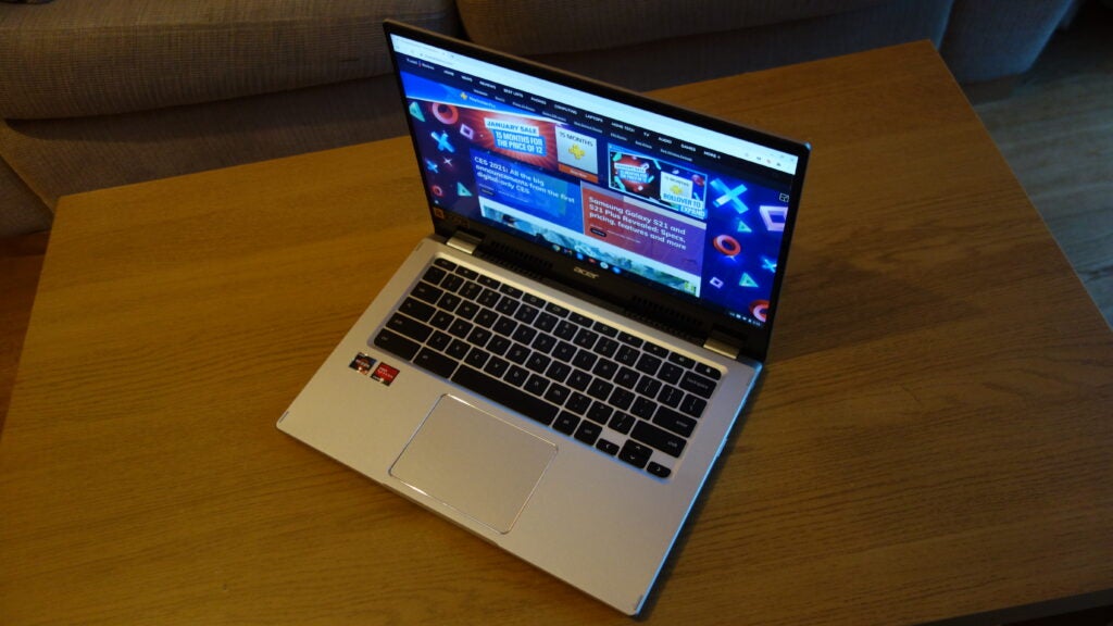 À 1,55 kg, le Chromebook Spin 514 (2021) est légèrement plus lourd que les ordinateurs portables Windows classiques