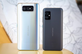 Asus Zenfone 8 Flip à côté du petit Zenfone 8