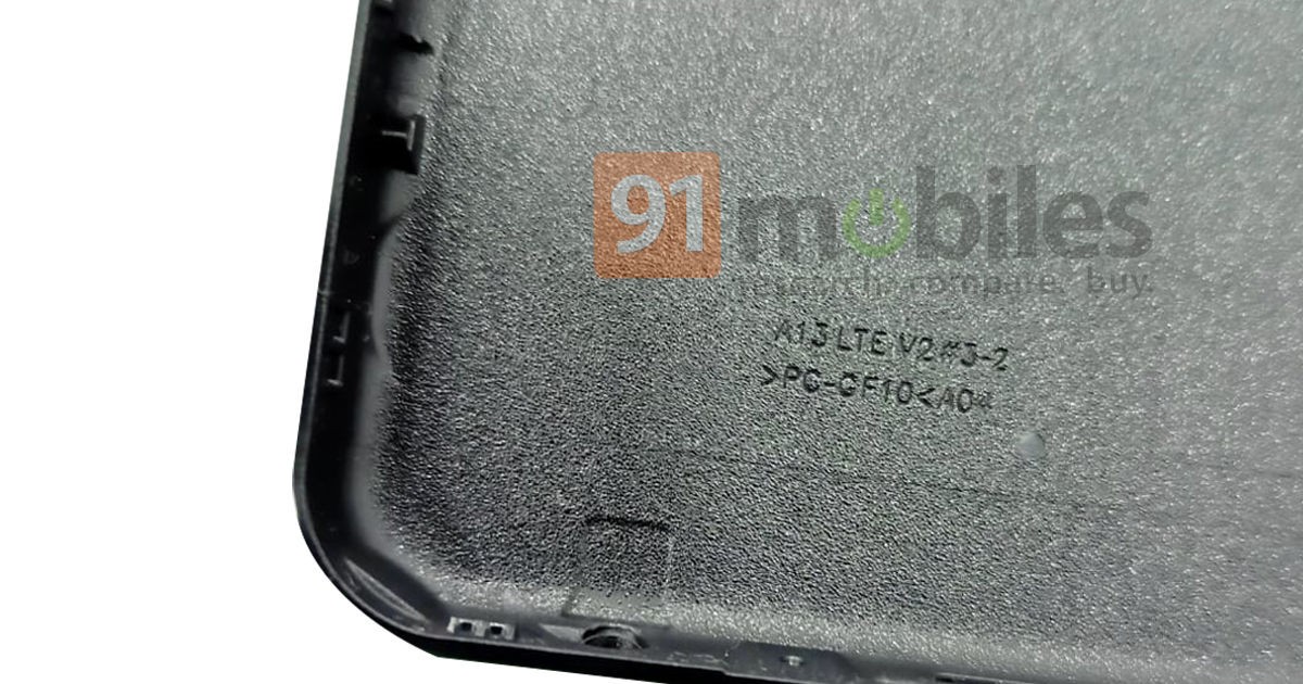 Le panneau arrière du Samsung Galaxy A13 4G fuit, révélant certaines caractéristiques de conception