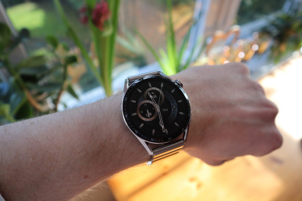 La Huawei Watch GT 3 est équipée d'un écran AMOLED brillant et détaillé.