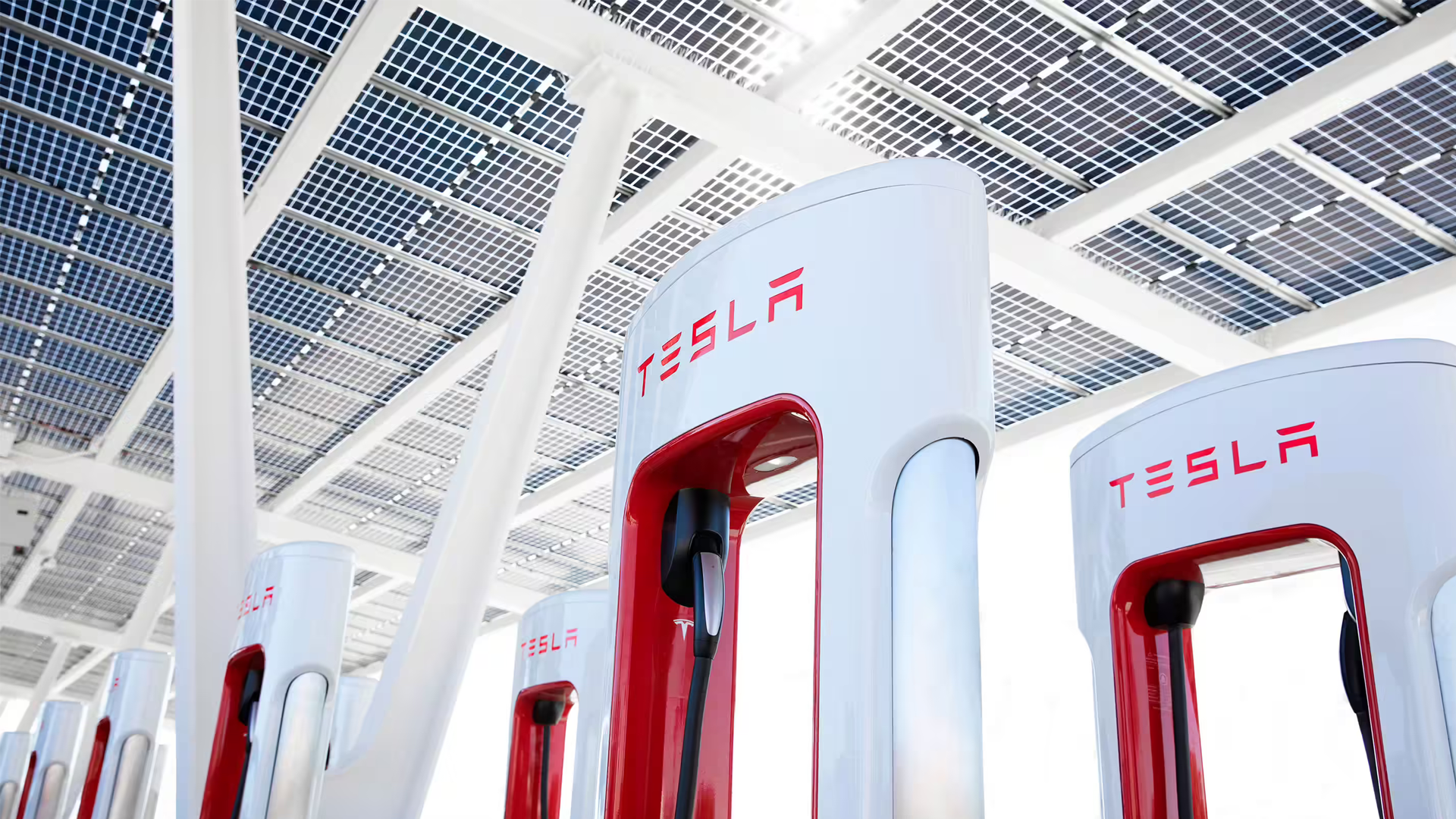 Une photo du Supercharger de Tesla.